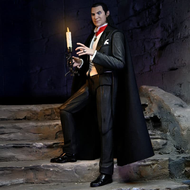 Universal Monsters Ultimate Count Dracula Figure
