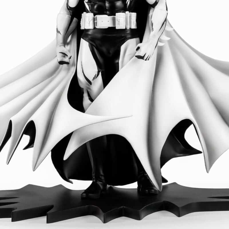 DC Heroes Batman (Black & White Version) Statue