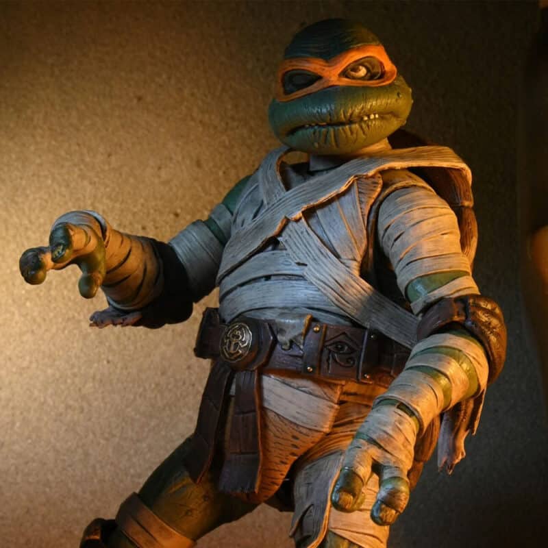 Universal Monsters x Teenage Mutant Ninja Turtles – Michelangelo as The Mummy Ultimate Figure