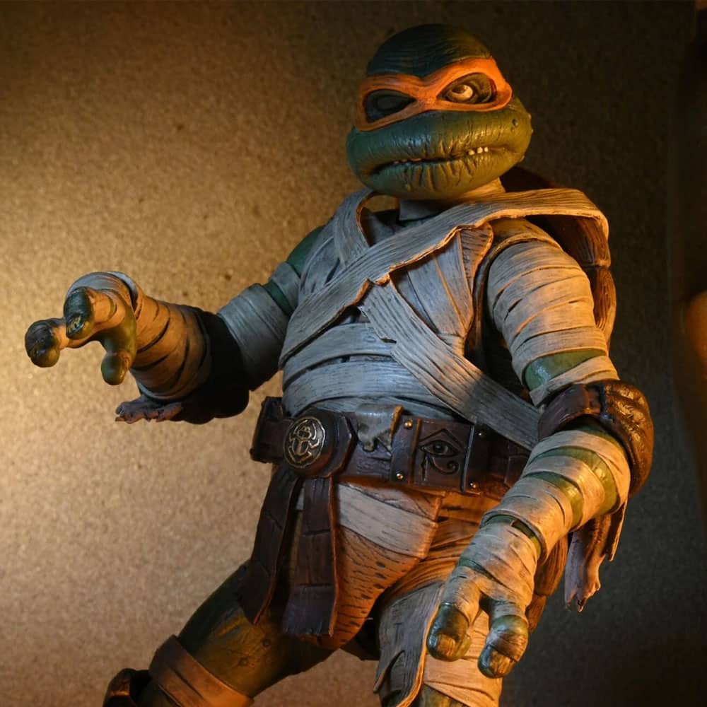 Universal Monsters x Teenage Mutant Ninja Turtles – Michelangelo as The Mummy Ultimate Figure